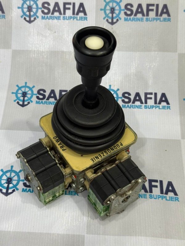 SPOHN & BURKHARDT VNS022FU14KKVRHDU JOYSTICK CONTROLLER BRAND:SPOHN & BURKHARDT TYPE:VNS022FU14KKVRHDU 10P.10 SN: 2073569-1 5/11 IEC/EN60947-5-1 MADE IN GERMANY
