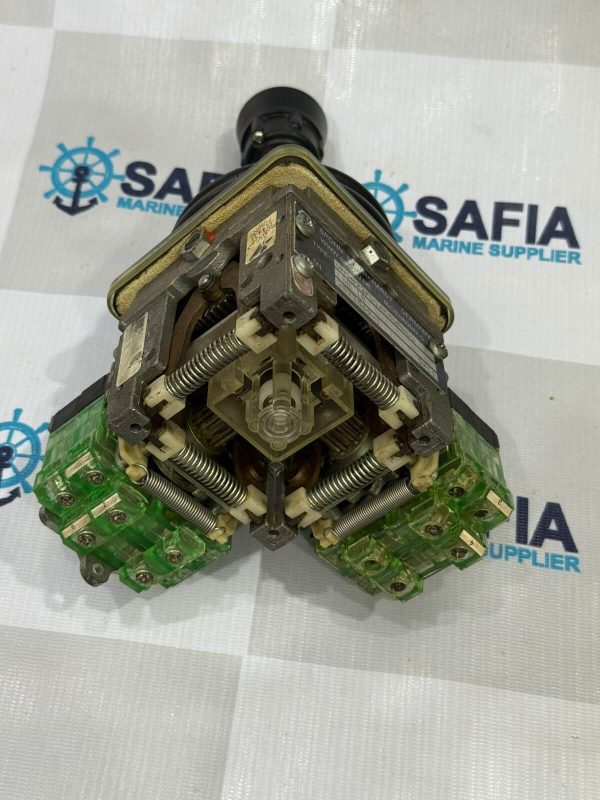 SPOHN & BURKHARDT VNS022FU14KKVRHDU JOYSTICK CONTROLLER BRAND:SPOHN & BURKHARDT TYPE:VNS022FU14KKVRHDU 10P.10 SN: 2073569-1 5/11 IEC/EN60947-5-1 MADE IN GERMANY